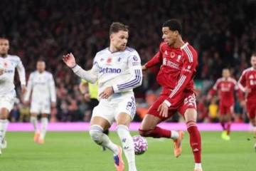 IM体育下载-卫冕冠军遭遇多轮连败，陷入危机