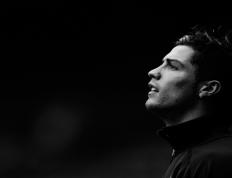 IM体育官方网站-魔笛奏响决胜乐章，里昂淘汰赛惊险过关，莫德里奇关键先生本色尽显