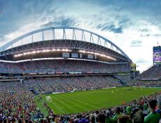 IM体育在线注册-凯尔特人对阵深圳队，字母哥连续得分拉开差距