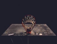 IM体育在线注册-北欧雪原鏖战地中海烈焰，莫德里奇以大师之姿统治全场