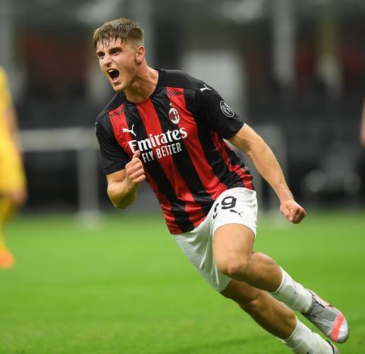 IM体育官网入口-关于AC米兰后卫组合稳固，助球队连续取得胜利的信息