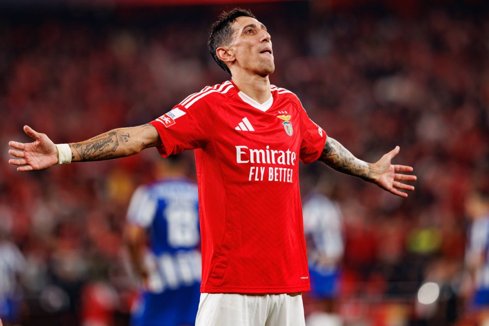 IM体育社区互动入口-波兰绝地反击智利，迪马利亚完成帽子戏法的简单介绍