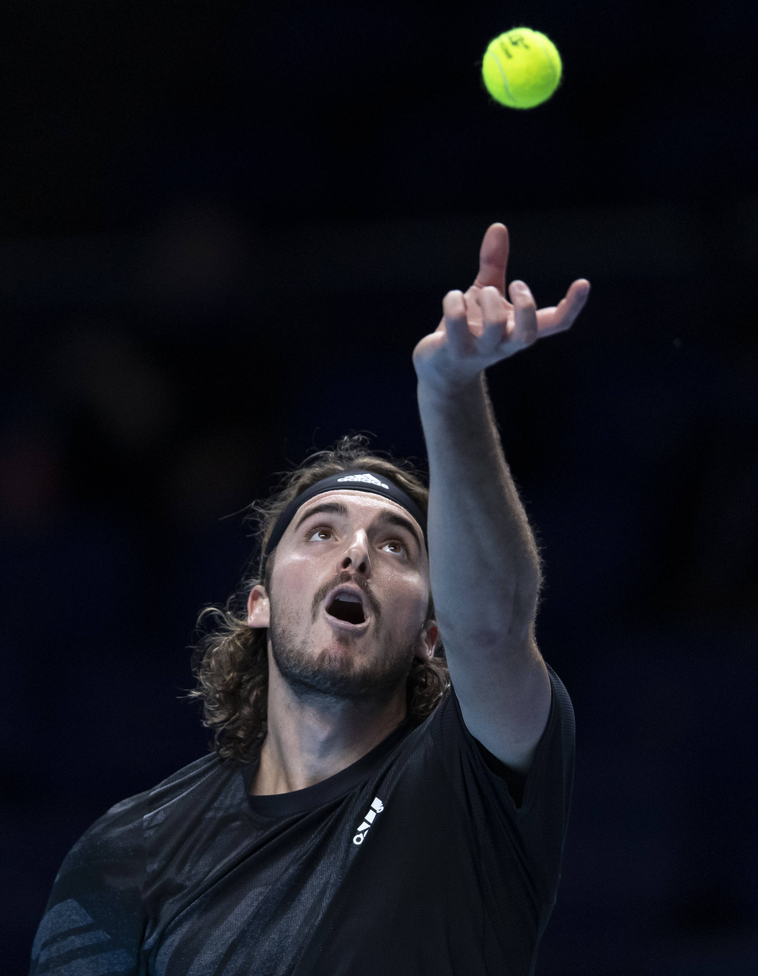 IM体育App下载-包含德国网球队横扫日本网球队，西西帕斯高光表现的词条