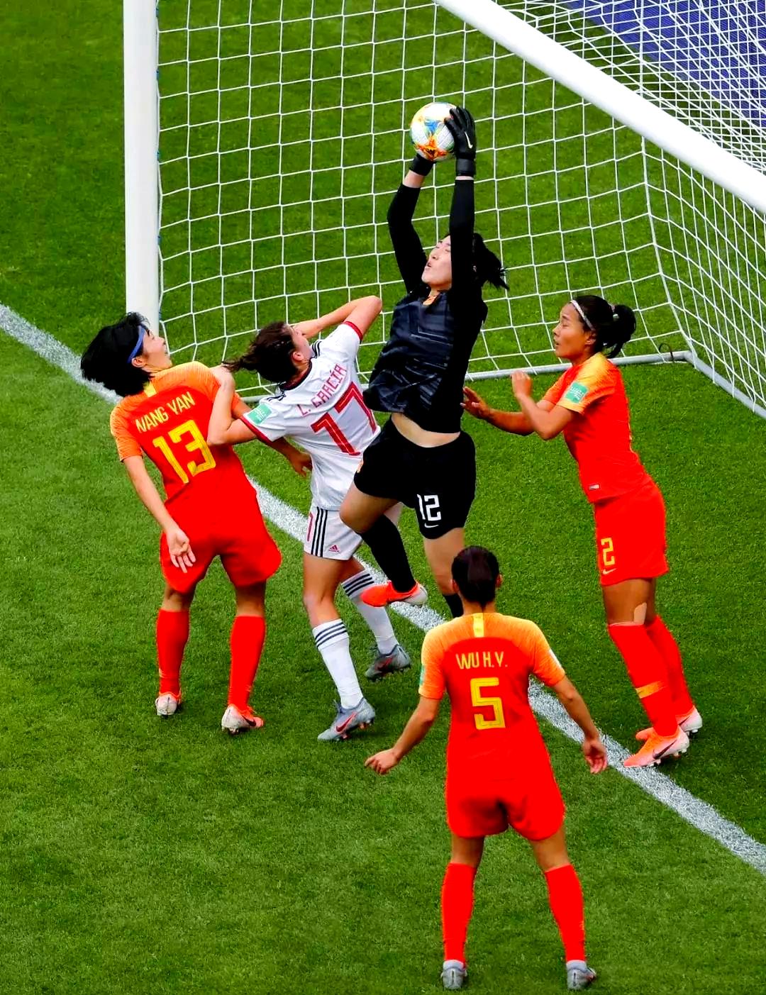 IM体育App下载-女足联赛双方激战,胜者晋级决赛