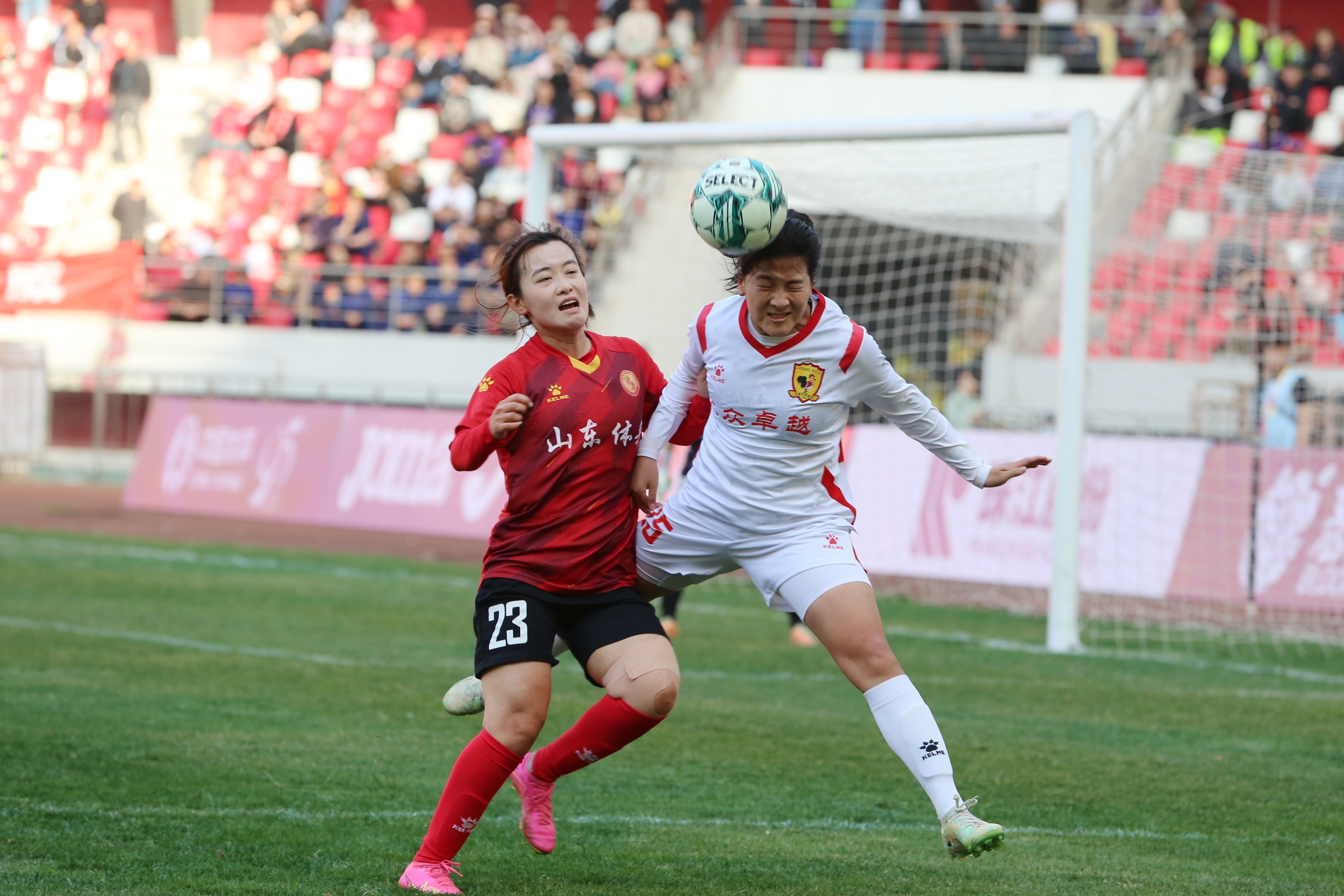 IM体育App下载-女足联赛双方激战,胜者晋级决赛