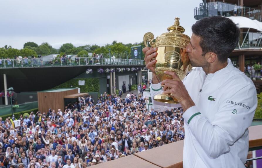 IM体育官方网-关于抢眼表现,球队势不可挡夺冠奖杯的信息