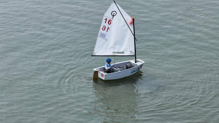 IM Sport-关于扬帆起航：帆船比赛中选手千里迢迢的信息