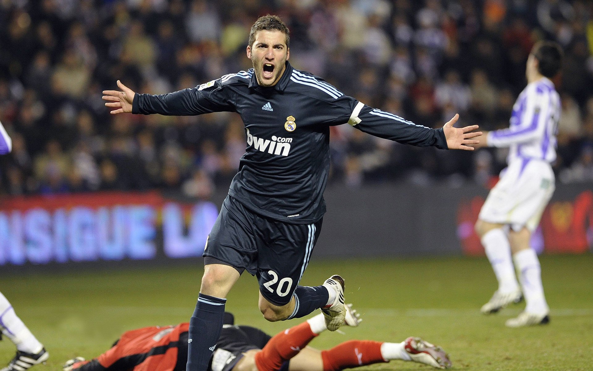 IM体育注册链接-劳塔罗，在委内瑞拉压制中写就的罗马征服教科书