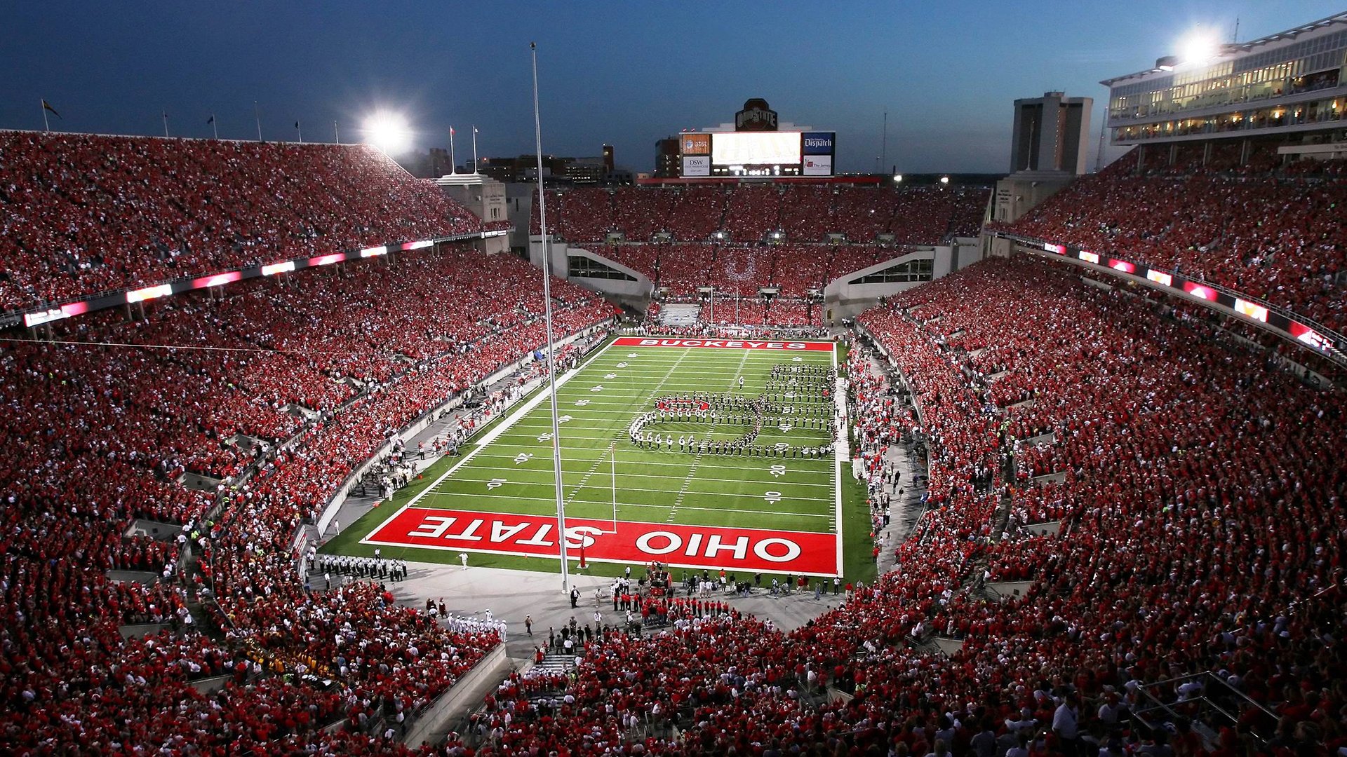 IM体育平台-德甲争冠夜,篮球新星莫兰特如何成为全场焦点?