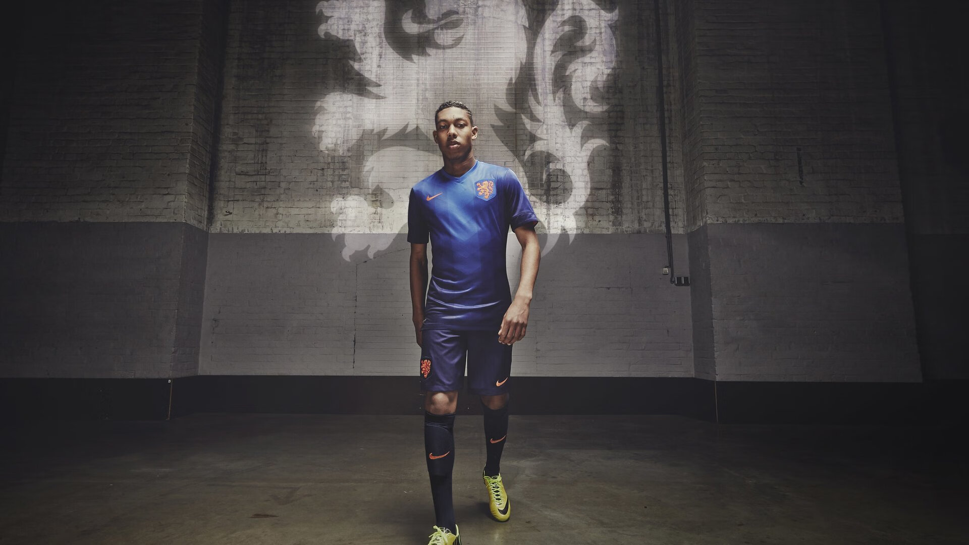 IM体育赛事直播入口-逆风翻盘，维斯塔潘如何扛起法拉利，上演惊天逆转