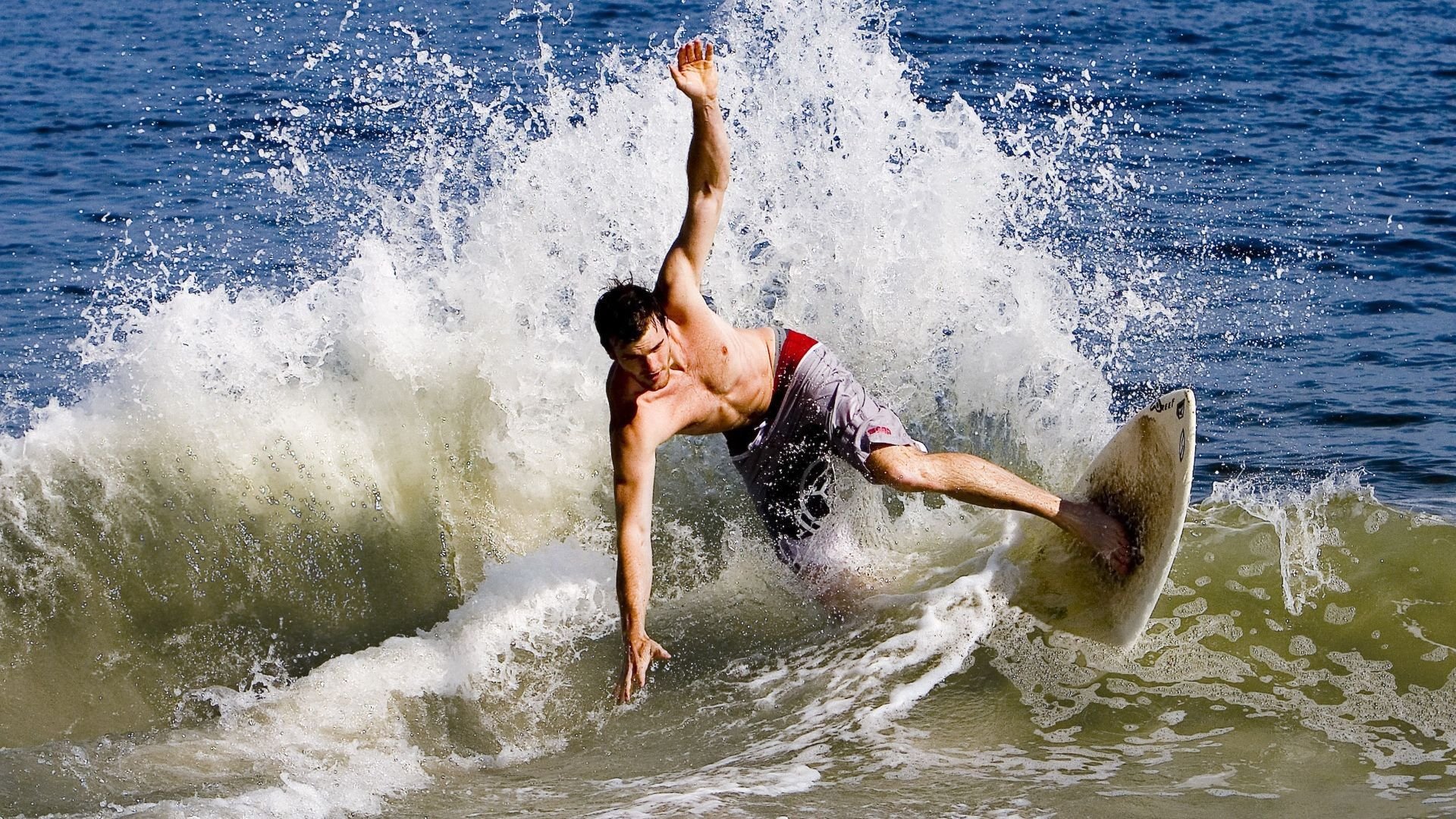 IM体育官网入口-塞维利亚鏖战丹麦，基米希扛起全队，逆境中铸就唯一性